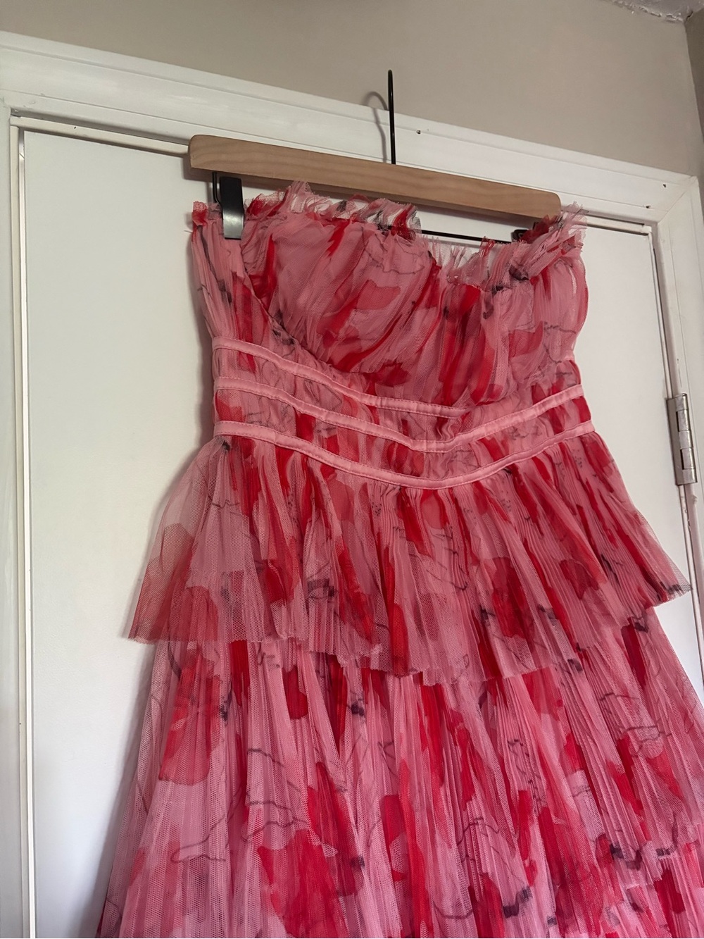 Hutch Monaco Romantic Brunch wedding Strapless Ruffle Tiered Plissé Gown 10 AB - Picture 6 of 11